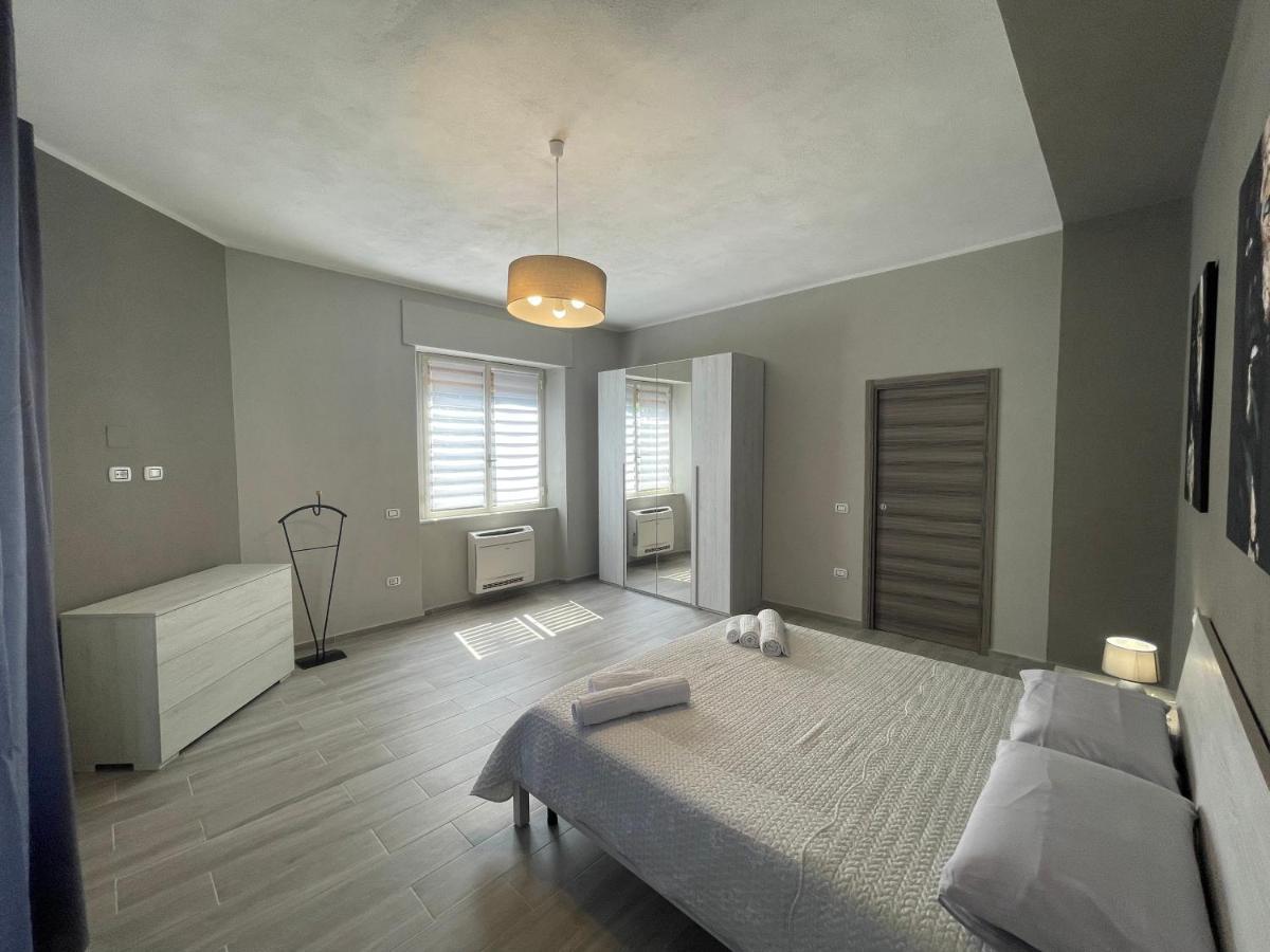Appartamento Elegante Карбония Екстериор снимка